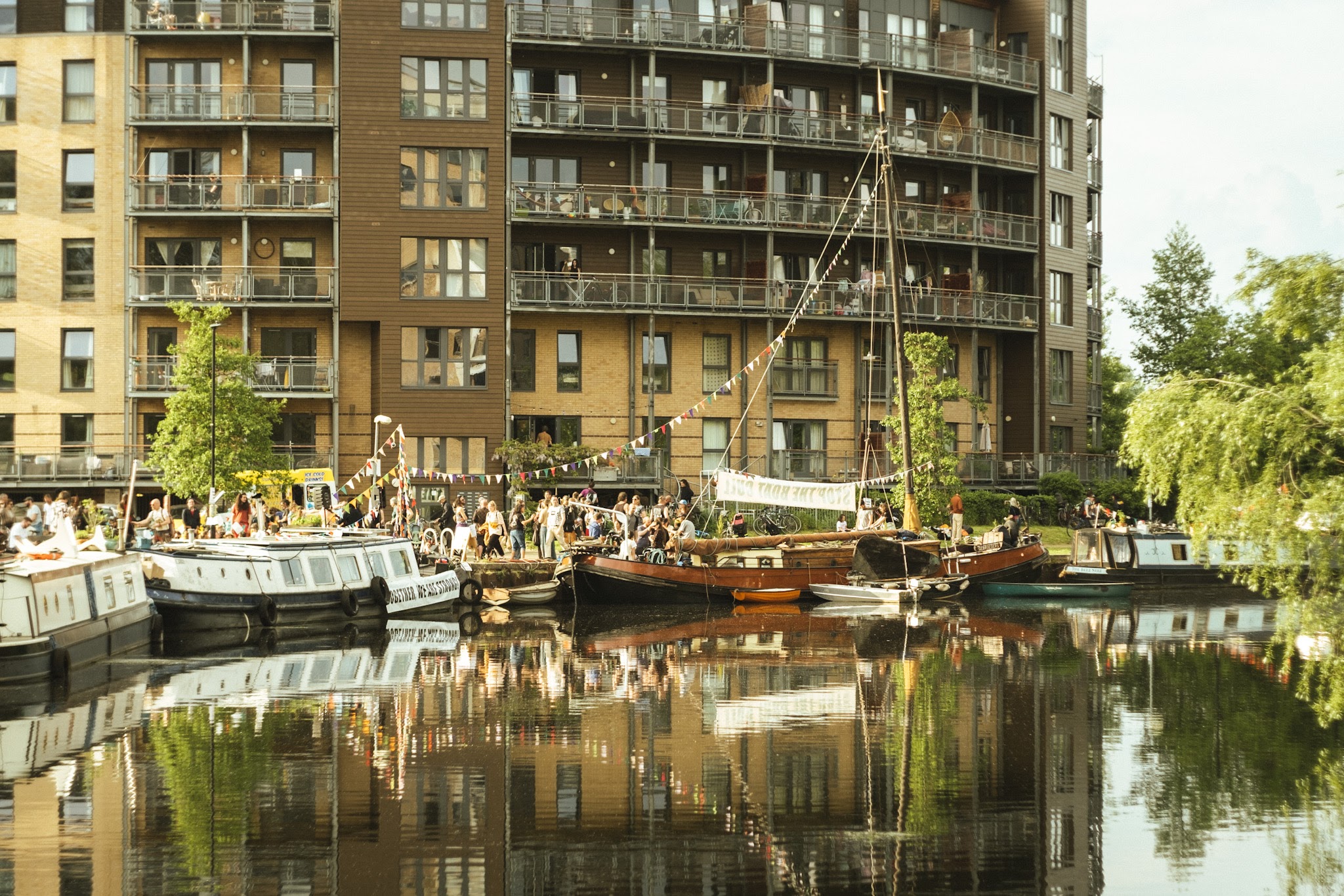 the moored S-Bend with stage boat